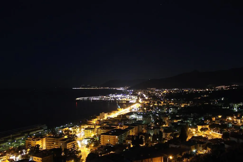 Hotel Lido Pietra Ligure 2*,